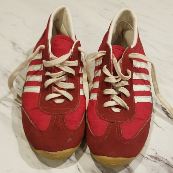 vintage athletic shoes